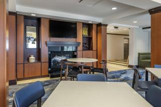 Fairfield Inn & Suites by Marriott Texarkana - Texarkana - 1