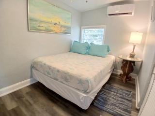 Iguana Updated Home By Large Imperial River 1 Mi to Beach - Bonita Springs - 1