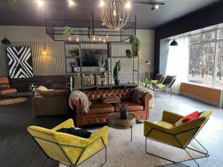 Ensuite Bedrooms with Shared Kitchen and Studios at The Old Fire Station in Birmingham - Birmingham - 9