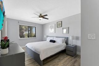 Oceanside complex M33 1 Bed 1 Bath Heated Pool - 6