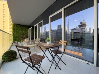 New! JapanDXB Burj Khalifa view - 4 min to Dubai Mall - 9