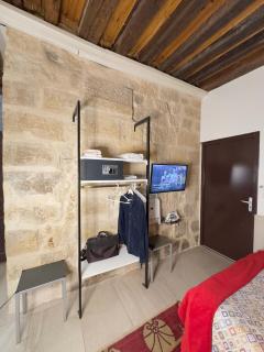 Charles V Flat Ground Floor - 5