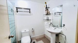 5-mins SM AURA COZY 2BR Free Parking - Manila - 2