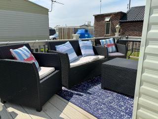 8 Berth Caravan-Ingoldmells-Dog Friendly - Skegness - 9