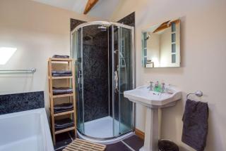 Mona's Cottage - Private Parking, Sea Views, Garden & Close To Harbour & Beach - 3