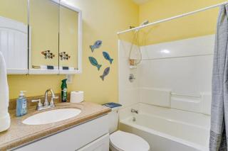 The Hill-Ton - Lake View, Across from 1215 Launch - 2