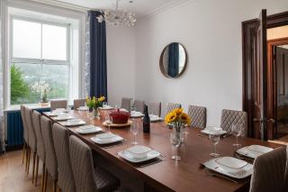 Eryri Snowdonia Premier Family Retreat with Hot Tub and Fire Pit - 2