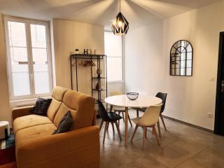 Agen hyper-centre avec garage securise - 2