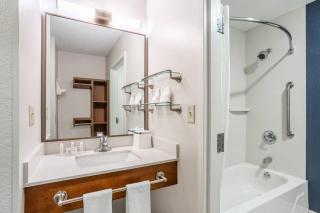 Fairfield Inn & Suites Indianapolis Northwest - 2