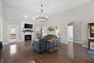 The Clubhouse on Colston, by Byers & Harvey - Clarksville - 3