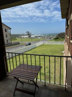 Ishumi Flat No7 - Margate - 1