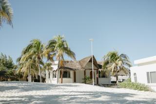 Ocean Bliss Retreat Entire Private Beachfront Resort with 4 Bungalows - 2