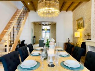 Villa Eleonore - Chic Central Retreat Heated Pool - 4