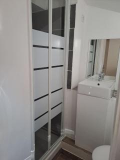 Budgetbnb 195B, studette Porte d 'Italie popular street - Toulon - 3