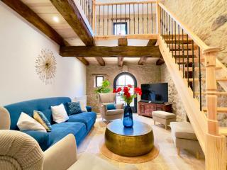Villa Eleonore - Chic Central Retreat Heated Pool - 7