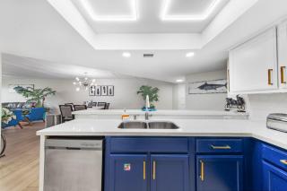 Ground Floor Beachfront 2 Steps From Amenities IV - South Padre Island - 7