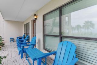 Ground Floor Beachfront 2 Steps From Amenities IV - South Padre Island - 5