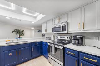 Ground Floor Beachfront 2 Steps From Amenities IV - South Padre Island - 1
