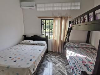 Apartamento Cerca al Terminal con Parqueadero y Aire AC - Honda - 0