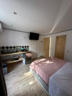 Polina's Apartments - Hydra - 2