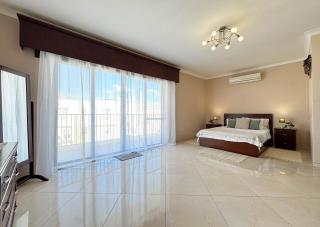 Jacuzzi Terrace Getaway with Valletta Views - Sliema - 4