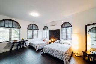 Vive Zen 2 Queen Beds - 0