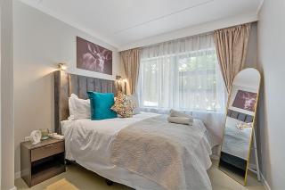 Reduced rates, Modern Self-Check-in, 2 bed Apartment next to Dainfern square shopping centre - Sandton - 9