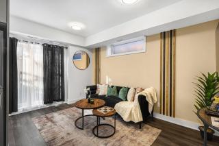 Cozy 2BR Family Friendly Retreat With Parking and Just 6 Minutes away from Niagara Falls - 0