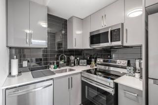 Cozy 2BR Family Friendly Retreat With Parking and Just 6 Minutes away from Niagara Falls - 6