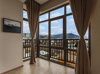 - Inspiring View Apartment - - Tbilisi - 3
