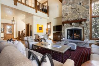 115 Village Walk - 9