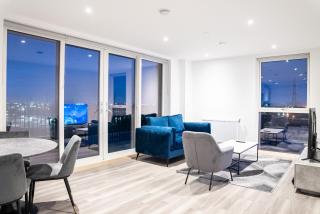 High Rise 2 Bedroom Apartment in London - - 7