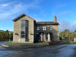 Castle Inn - 2
