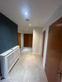 Contractor's Suite - Free Private Parking and 2 Bath - Southampton - 1