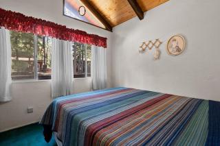 Bear Paw Lodge, 1 min from Bear Mountain, Balcony - 7