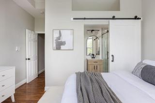 Luxury 3BR with Parking in Heart of DC - Steps to Metro - Washington - 9