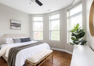 Luxury 3BR with Parking in Heart of DC - Steps to Metro - Washington - 4