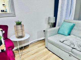 Canterbury 3BR with Driveway suitable for vans - Long stay - 2