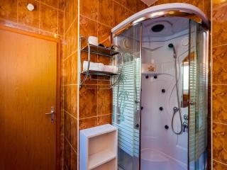 Apartments Aura - Comfort Studio Apartment 4 with shared swimming pool - 9