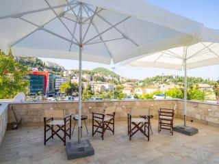 Apartments Aura - Comfort Studio Apartment 4 with shared swimming pool - 1