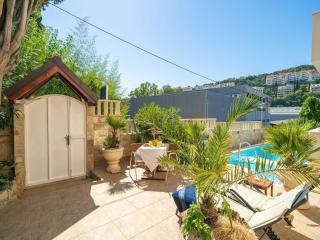 Apartments Aura - Comfort Studio Apartment 4 with shared swimming pool - 4