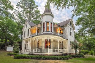 Romantic 1901 Victorian Home on Seven Wooded Acres - 6