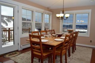 Topridge 4BR, 4BA Townhome with Breathtaking Mountain Views, Hot Tub, Ski In Ski Out, Sports Center - 4