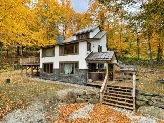 The Navillus House with Hot Tub, Slopeside, Ski On Ski Off, Air Conditioning - Killington - 9