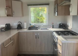 Beautiful Caravan With Decking Wifi At Carlton Meres Park Ref 60002R - 9