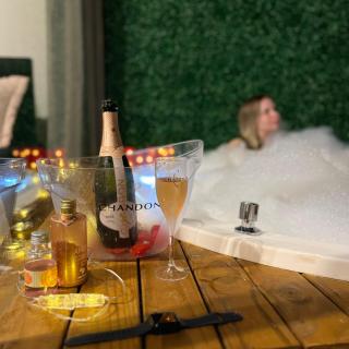 Loft4 com Jacuzzi para Casal - Lofts Mariscal - Bombinhas - 9