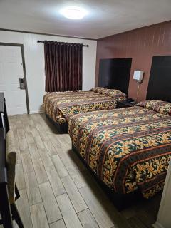 Traveler's Inn - Roanoke - 2