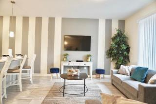 Spacious retreat w pool close to Disney 340 - 2