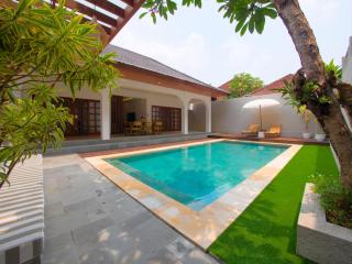Near Beach Villa - Seminyak - 4