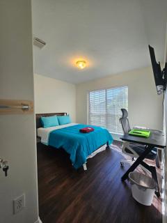 Tranquil Cozy Guest House with Kitchen Beautiful - Stafford - 0